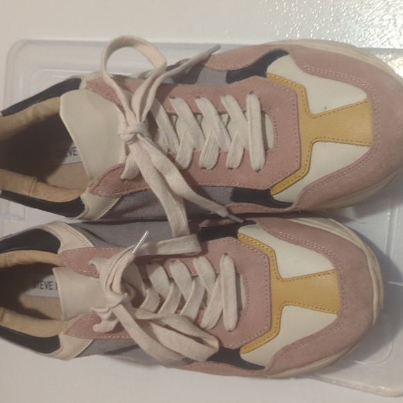 Steve Madden Size 11 memory sneakers - Picture 2 of 4